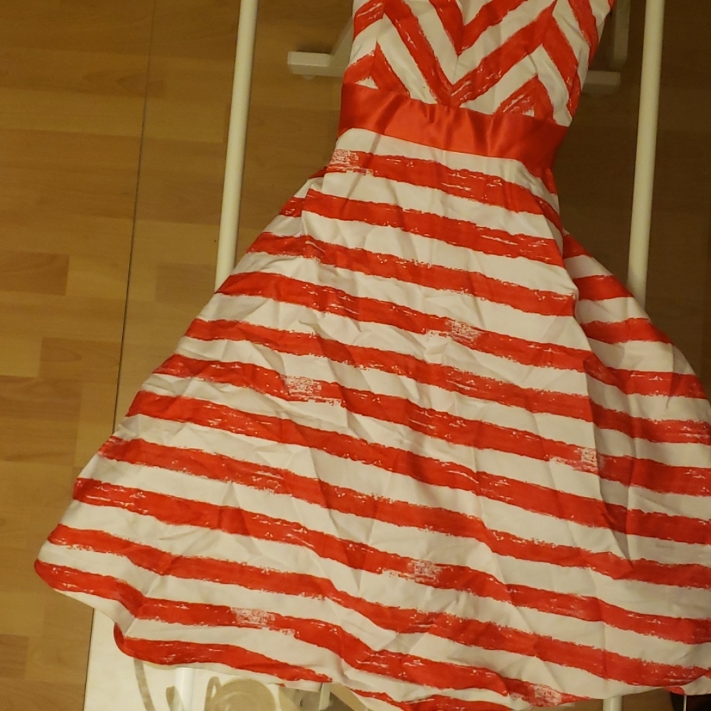 Girl's dress